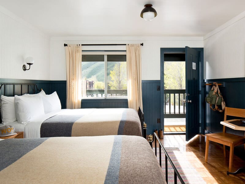 Jackson Hole Wyoming Luxury Resorts: ADA Deluxe King Anvil Hotel
