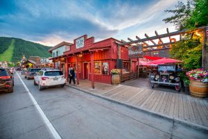 Best Time to Visit Jackson Hole Wyoming: A Seasonal Guide - Nook Outdoors