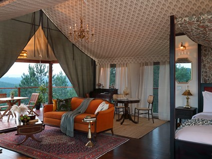 dunya camp living room; hotel in summerville ga