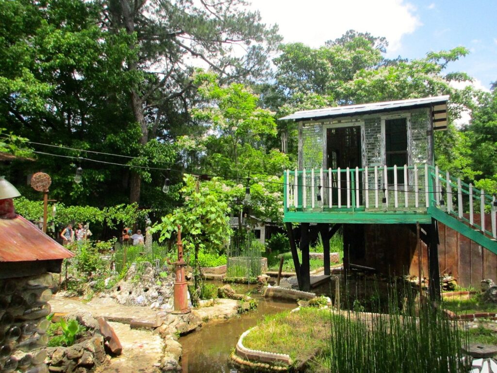 paradise garden mirror house