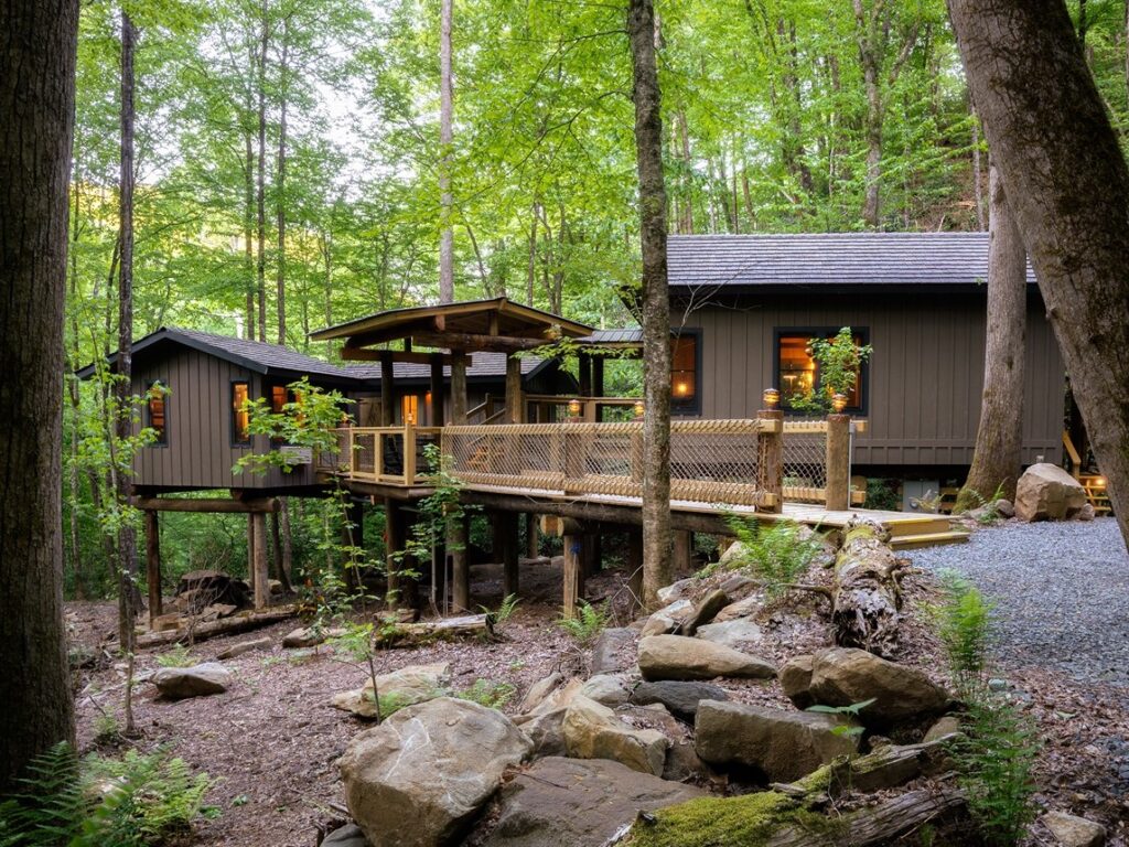 Treehouse Cabin at Huffman; treehouse resorts