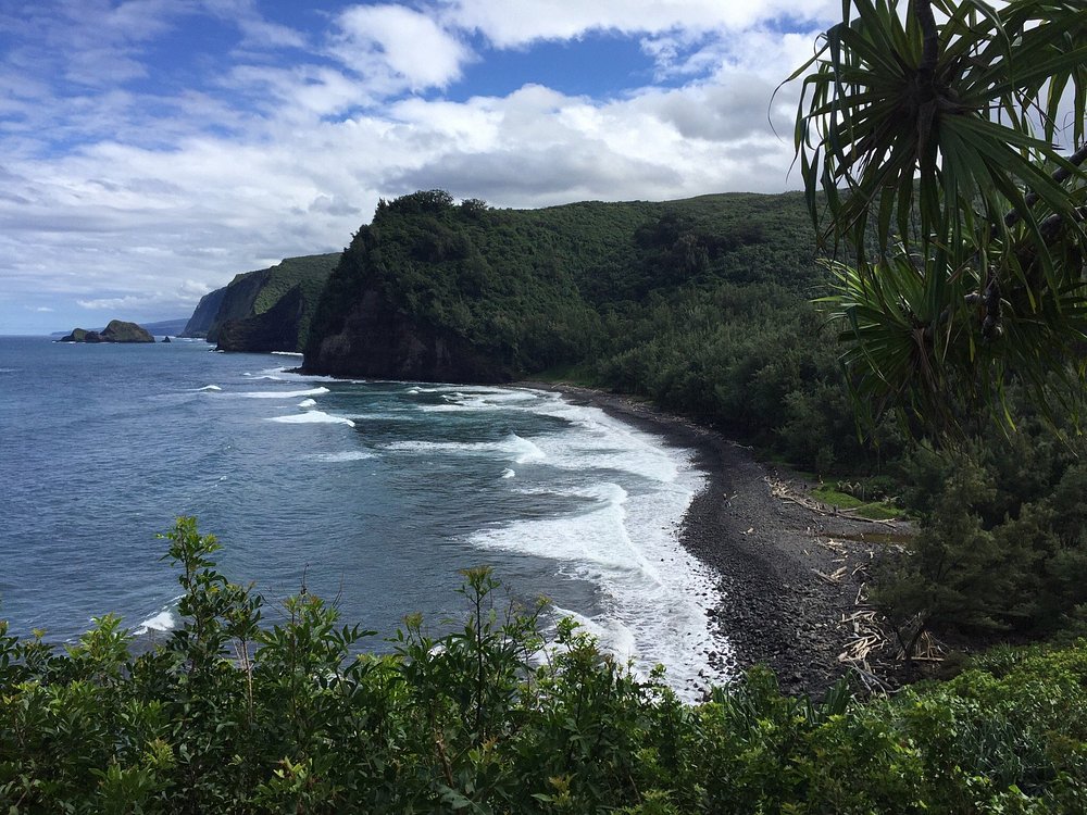 Pololū Valley Lookout Beach