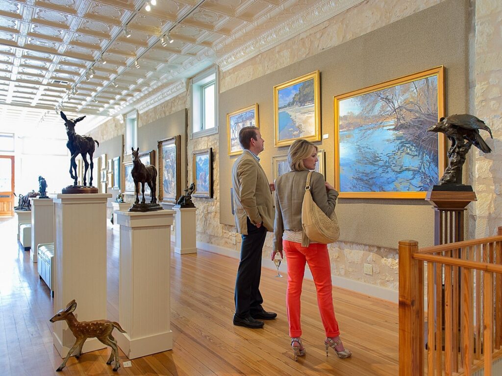 art galleries near treehouse resorts