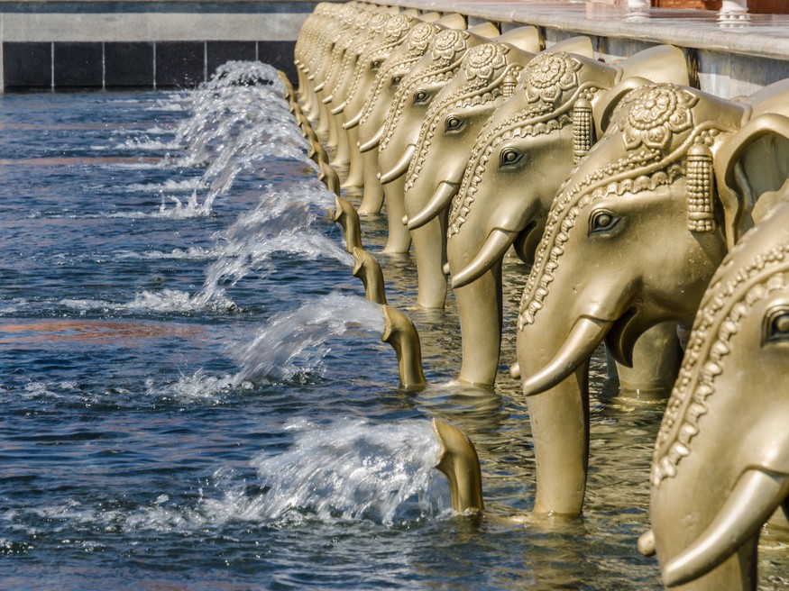 Things to Do in North Georgia: Baps Shri Swaminarayan Mandir Fountain
