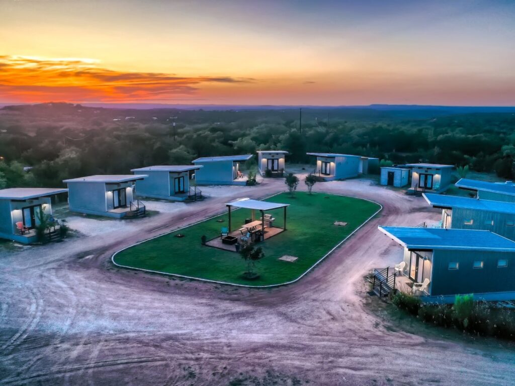The Liney Moon; romantic cabin getaways in Texas