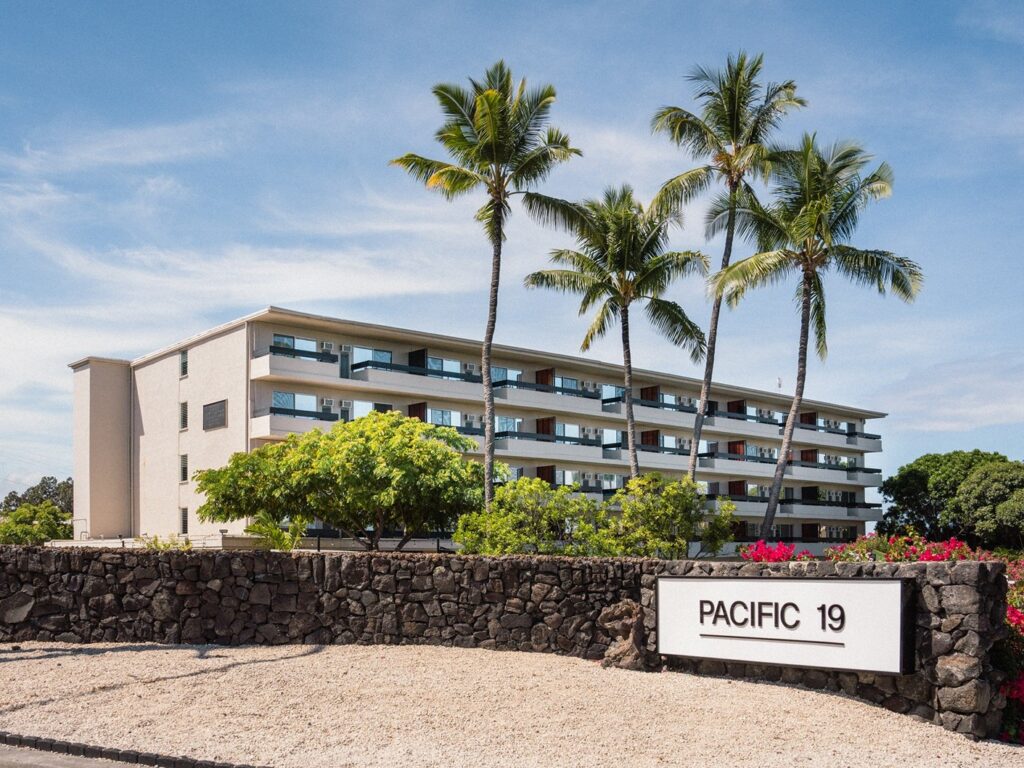 Pacific 19 Exterior; things to do in kona hawaii