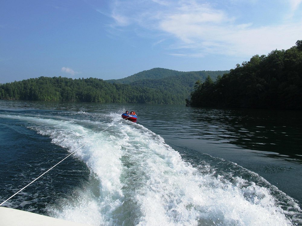Tubing on Lake Santeetlah; best states to visit in June