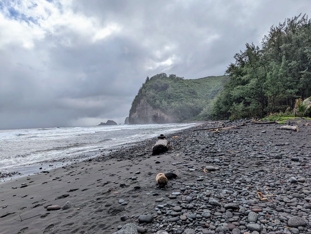 Pololu Valley Beach