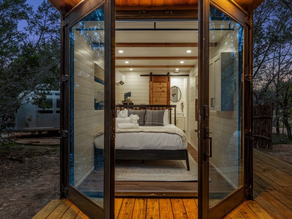 cedar haus, private romantic getaways in texas
