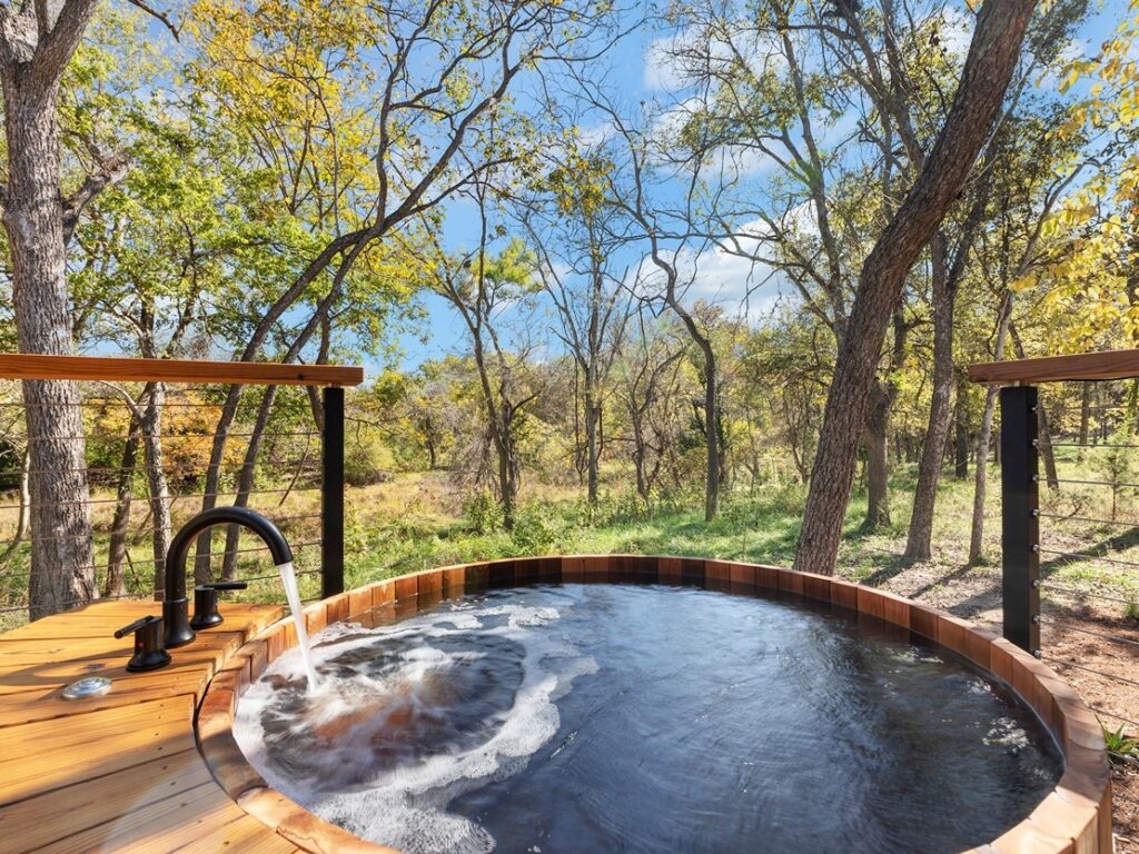 cedar hot tub