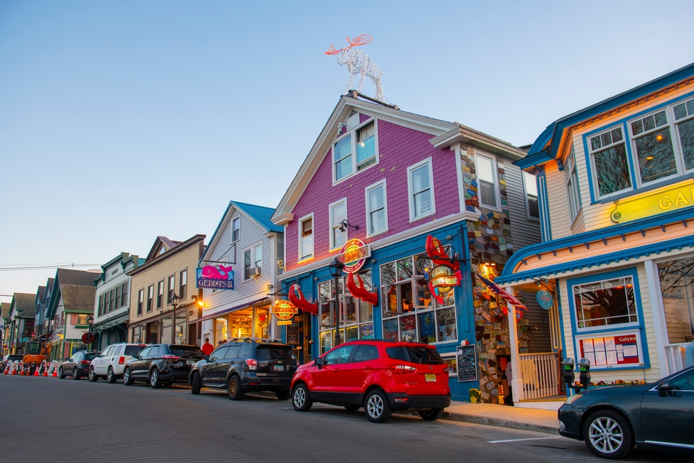 Where to Travel in the Fall: Downtown Bar Harbor