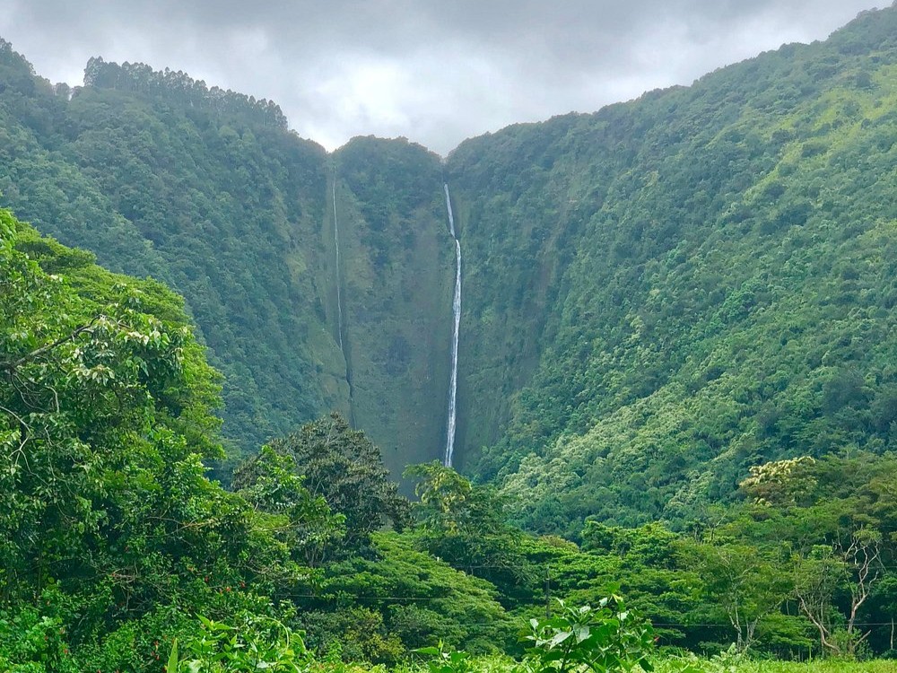 Hi'ilawe Falls, bucket list travel adventures