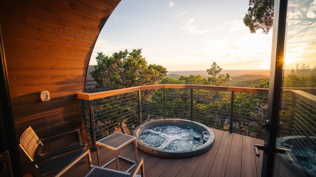 Hot Tub at Onera Wimberly