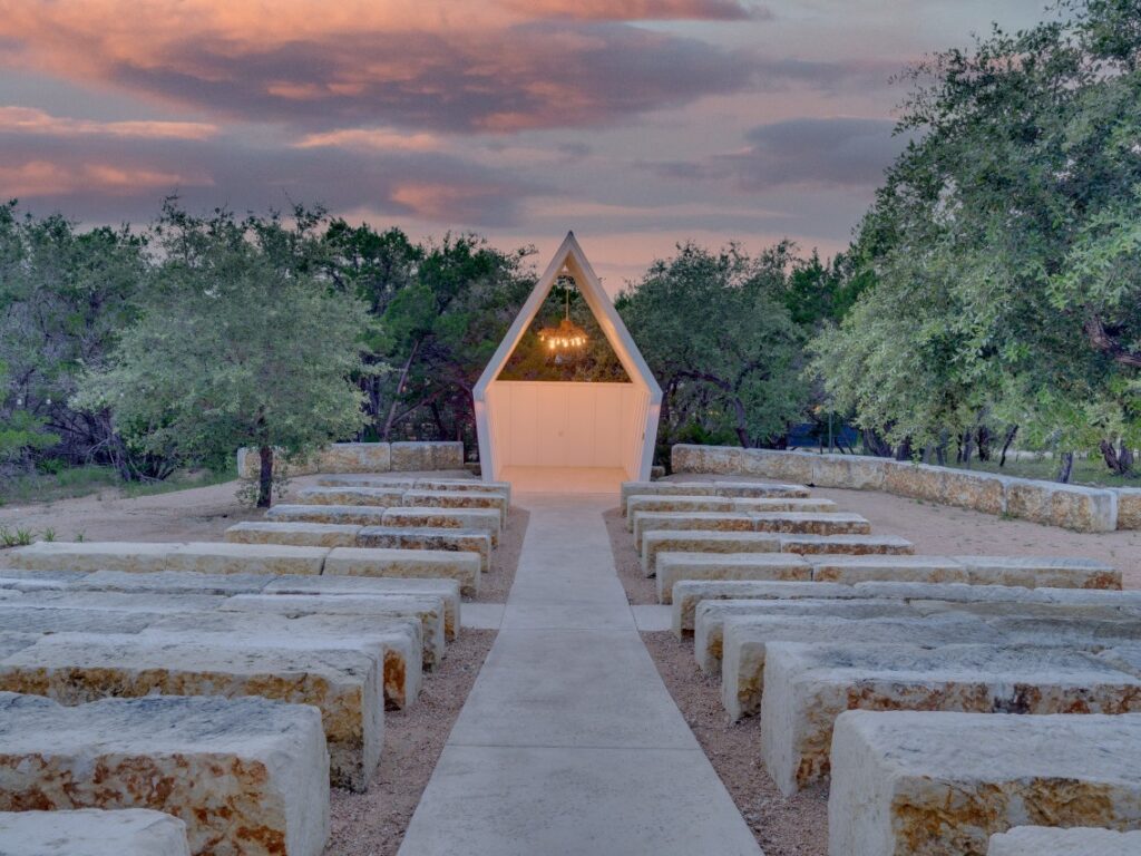 Liney Moon, best wedding venues in texas