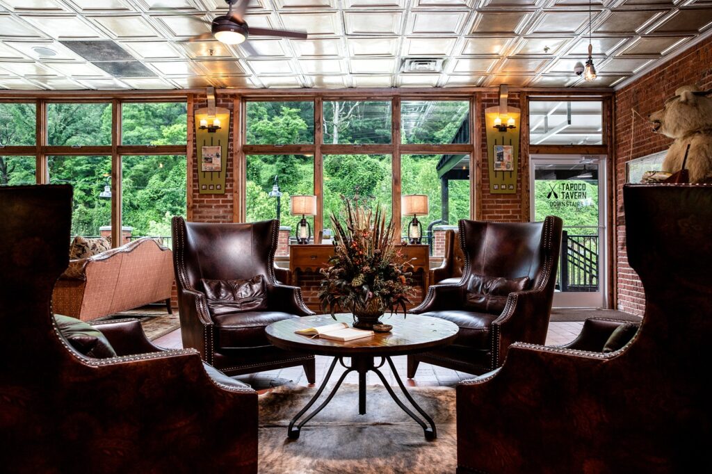 Tapoco Tavern in the Tapoco Lodge
