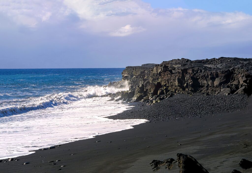 Best activities on the Big Island: watch on the Black Sand Beach