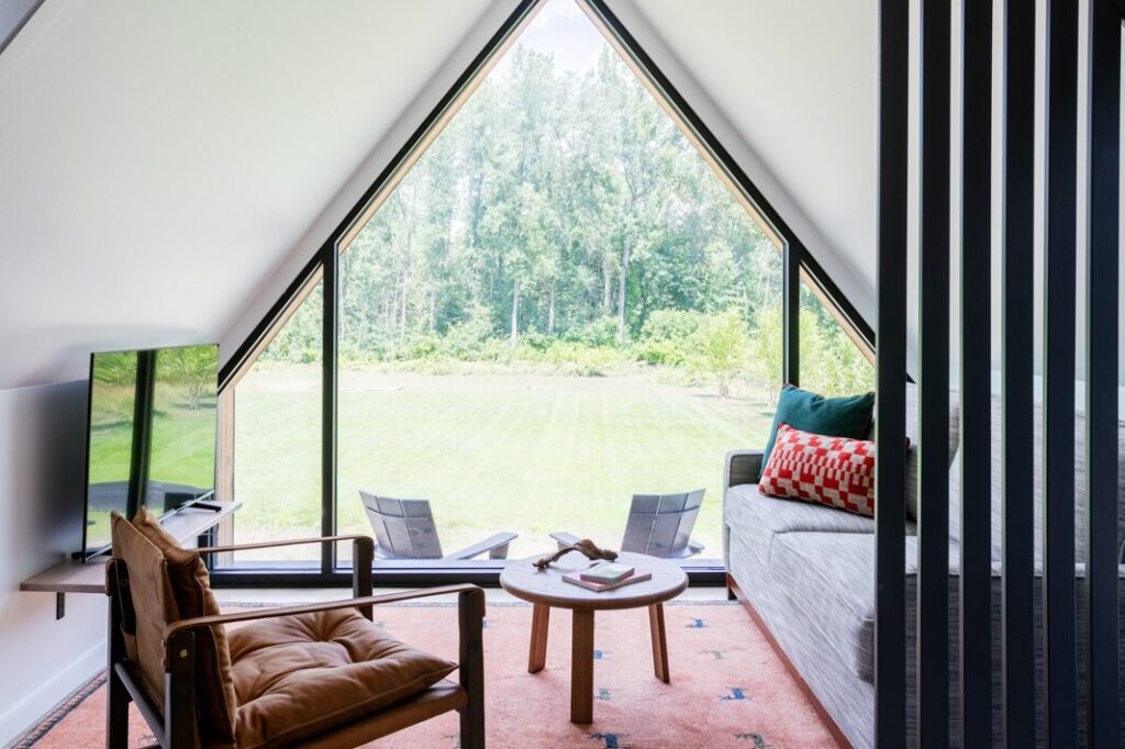 Outbound Stowe Cabin