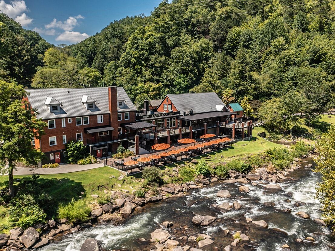 Tapoco Lodge Exterior