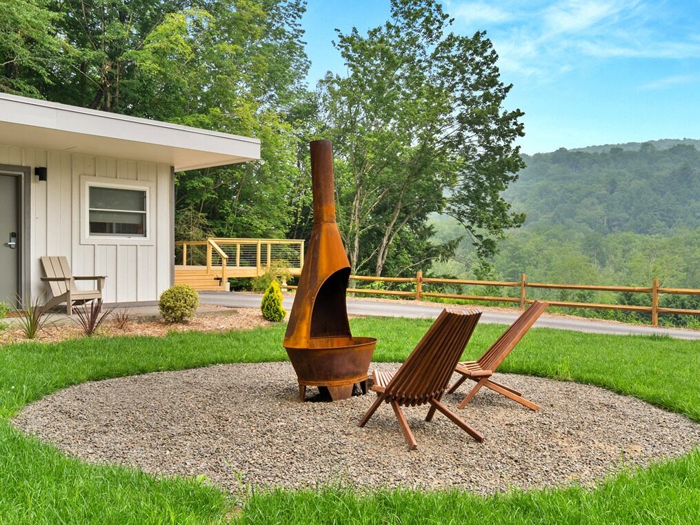 Ridge Rooms Exterior - Cool Hotels in Upstate New York