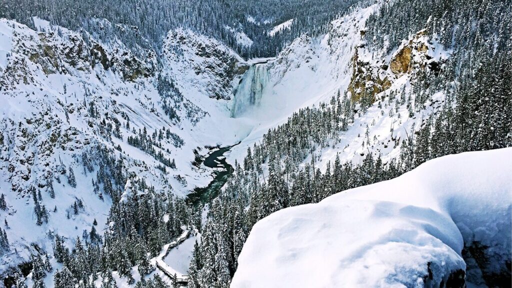 Yellowstone Grand Canyon in Winter