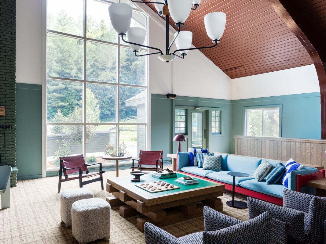 Outbound Stowe lobby