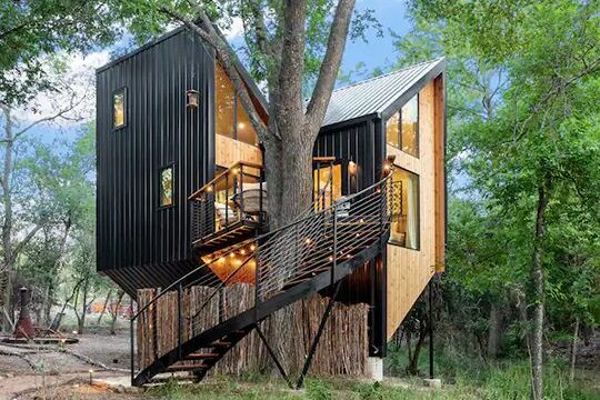 Winter Getaway From New York: Monarch Treehouse Onera Fredericksburg
