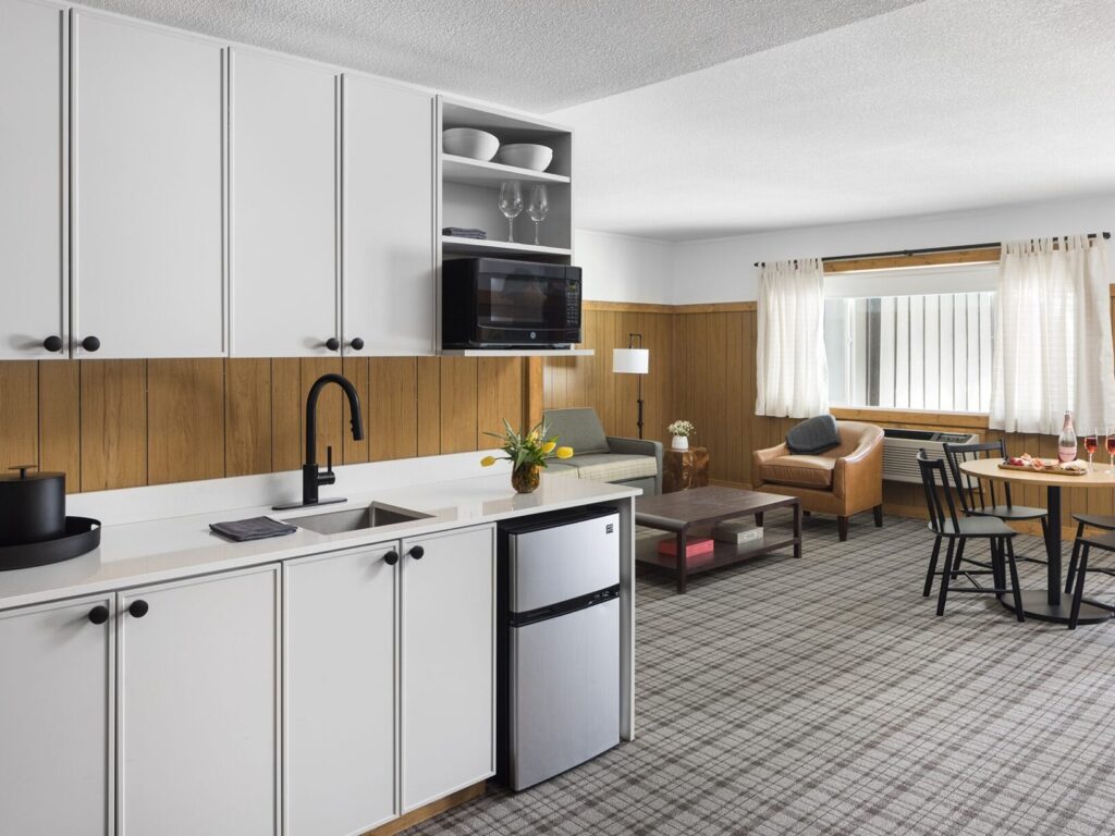 Virginian Lodge Celebration Suite