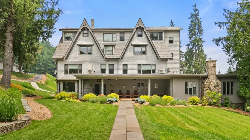 Places to Go for a Mini Vacation: Callicoon Hills