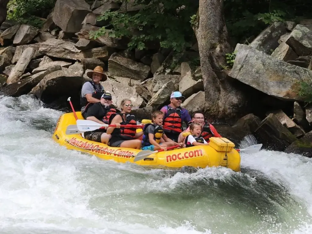 Places to Go for a Mini Vacation: Whitewater Rafting Near Robbinsville