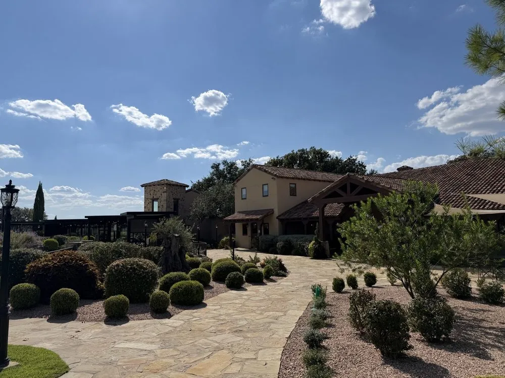 Fredericksburg TX Bachelorette Trip: Grape Creek Vineyard