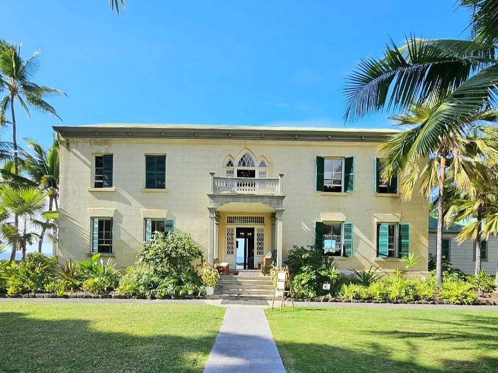 Big Island Historic Site: Hulihe'e Palace Exterior 