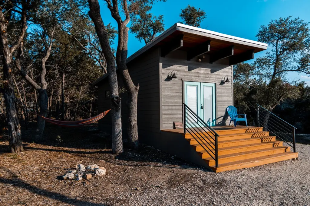 Stargazing Cabins Central Texas: Liney Moon Cabin