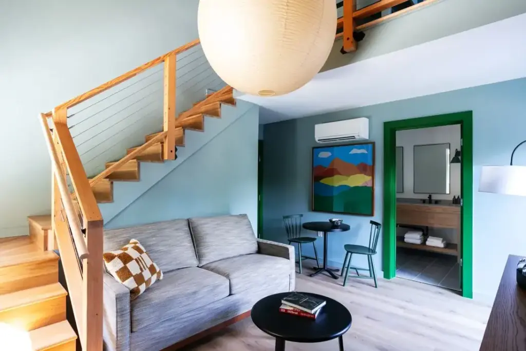 Dog Friendly Boutique Hotels Vermont: Outbound Stowe Loft King