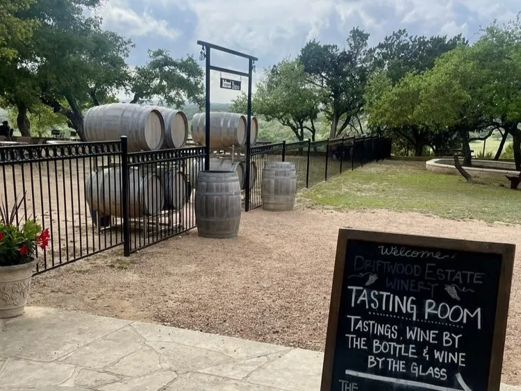 Driftwood Estate Winery Sign