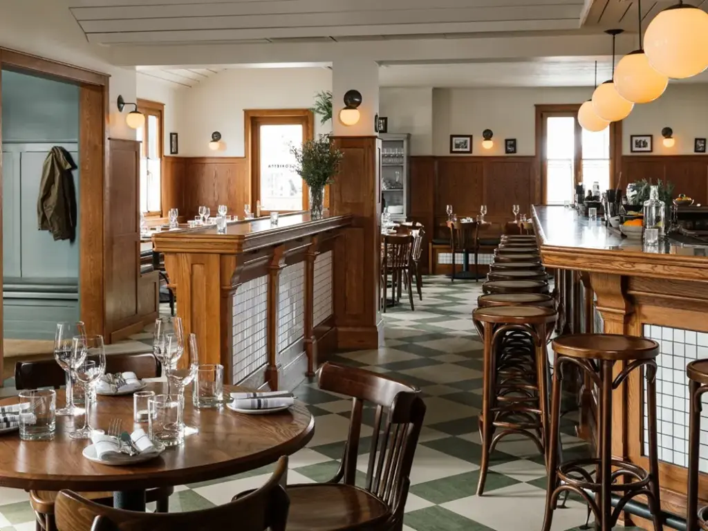 Glorietta Main Bar Alpine House