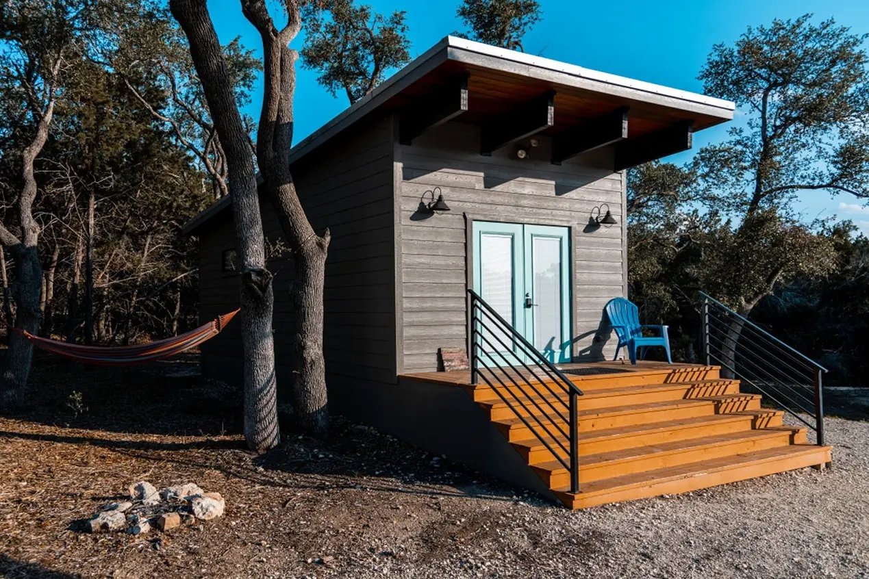Liney Moon Cabin